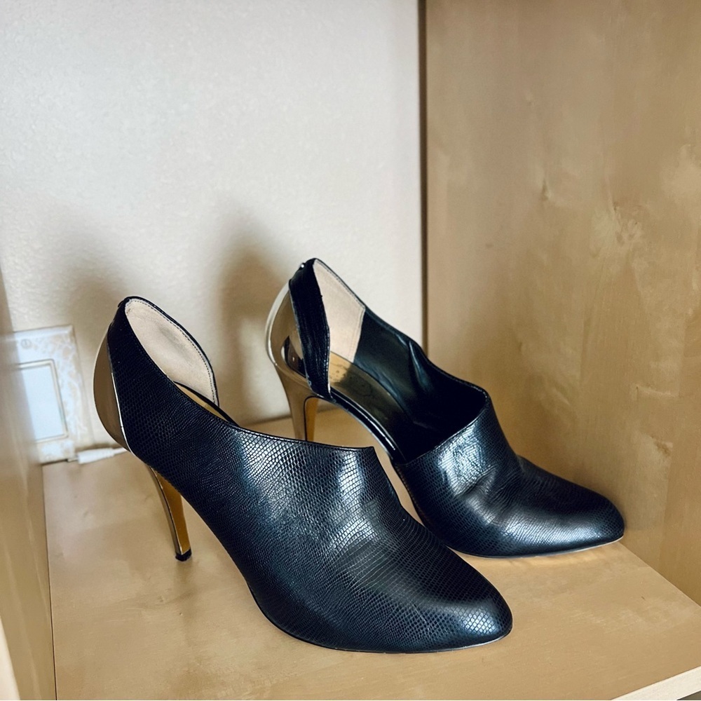 Ted Baker London Black Stilettos with Metallic Heels Gold size 40 (US 9/9.5) - Picture 2 of 10